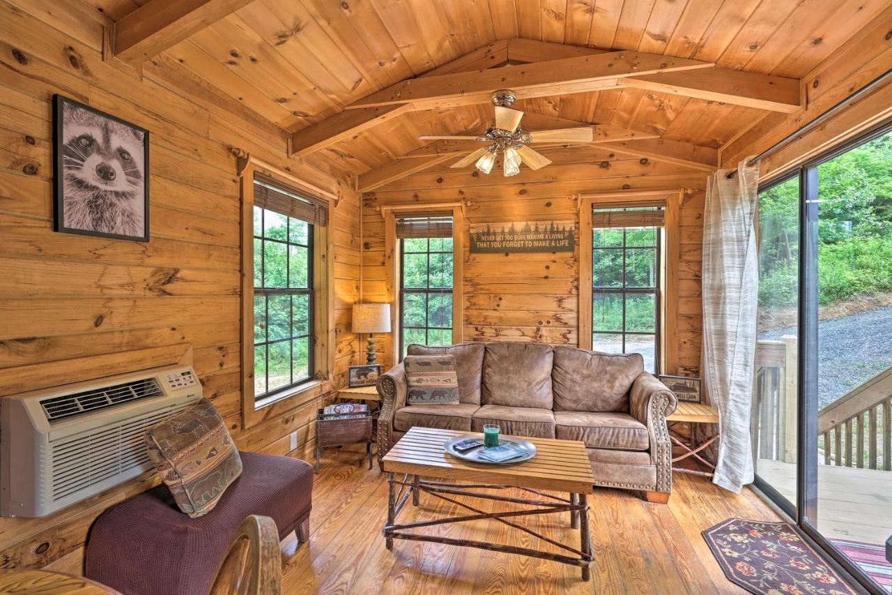 Quaint Log Cabin With Views Near West Jefferson Warrensville Экстерьер фото