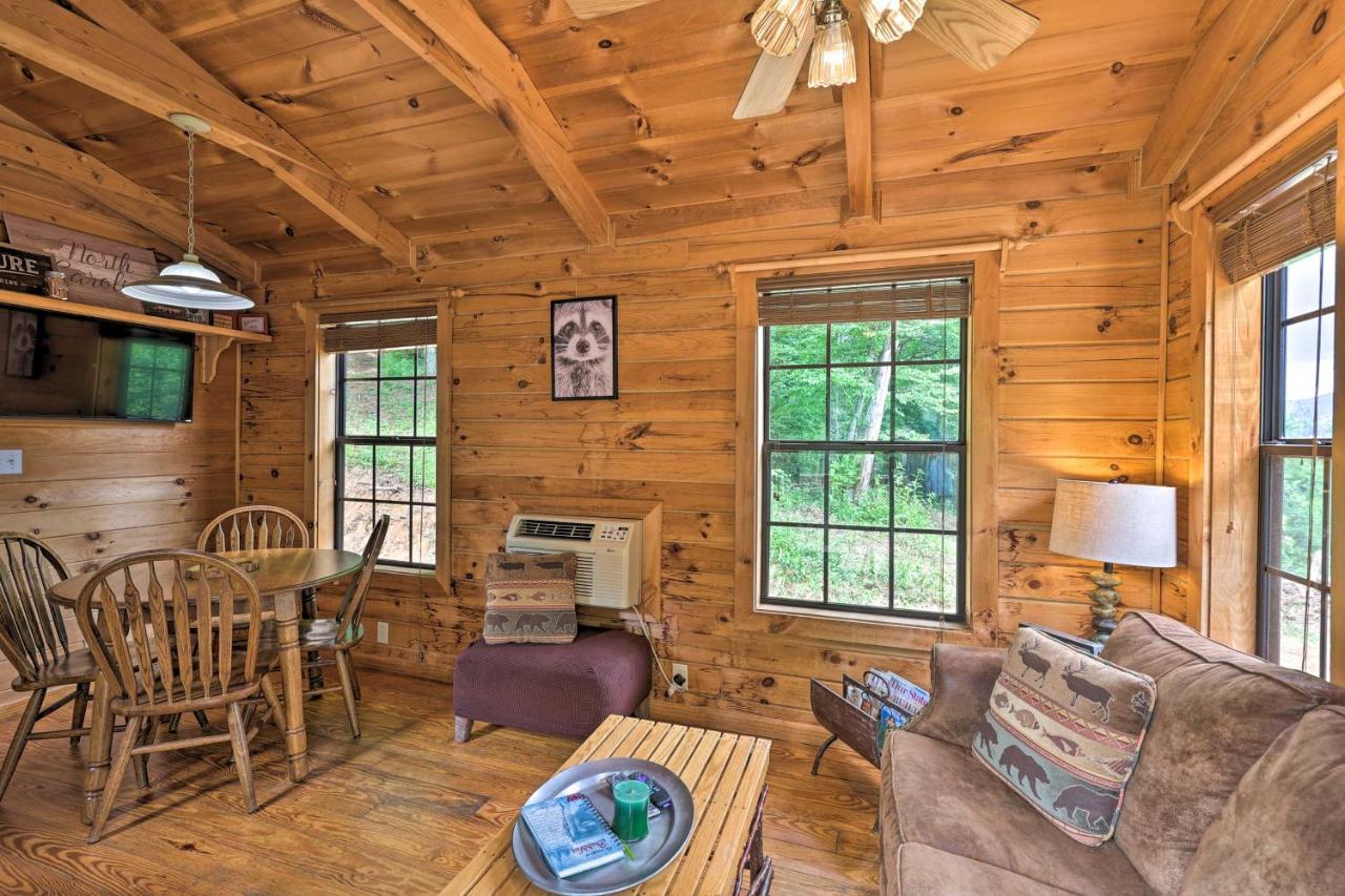 Quaint Log Cabin With Views Near West Jefferson Warrensville Экстерьер фото