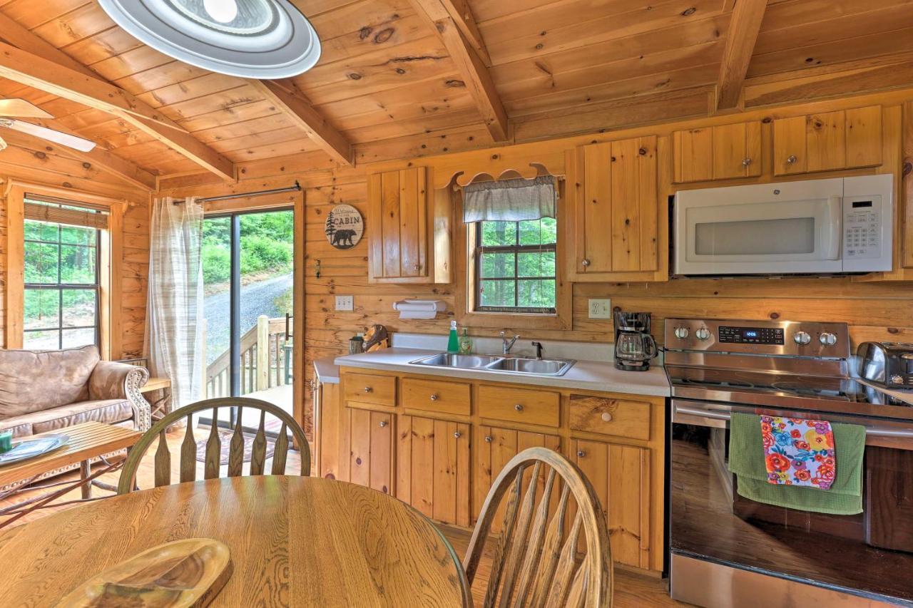 Quaint Log Cabin With Views Near West Jefferson Warrensville Экстерьер фото