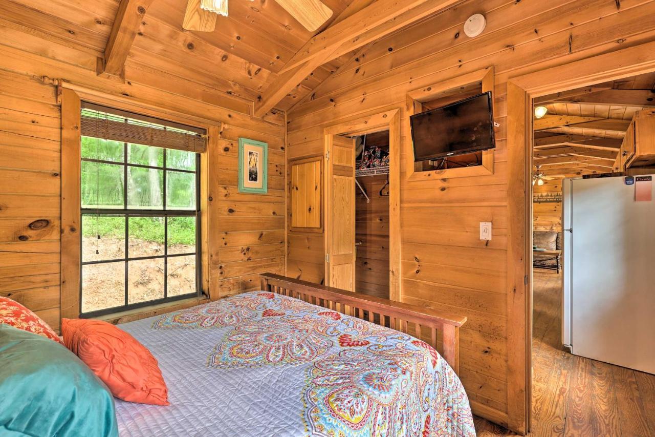 Quaint Log Cabin With Views Near West Jefferson Warrensville Экстерьер фото