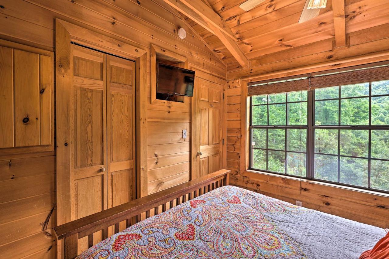 Quaint Log Cabin With Views Near West Jefferson Warrensville Экстерьер фото