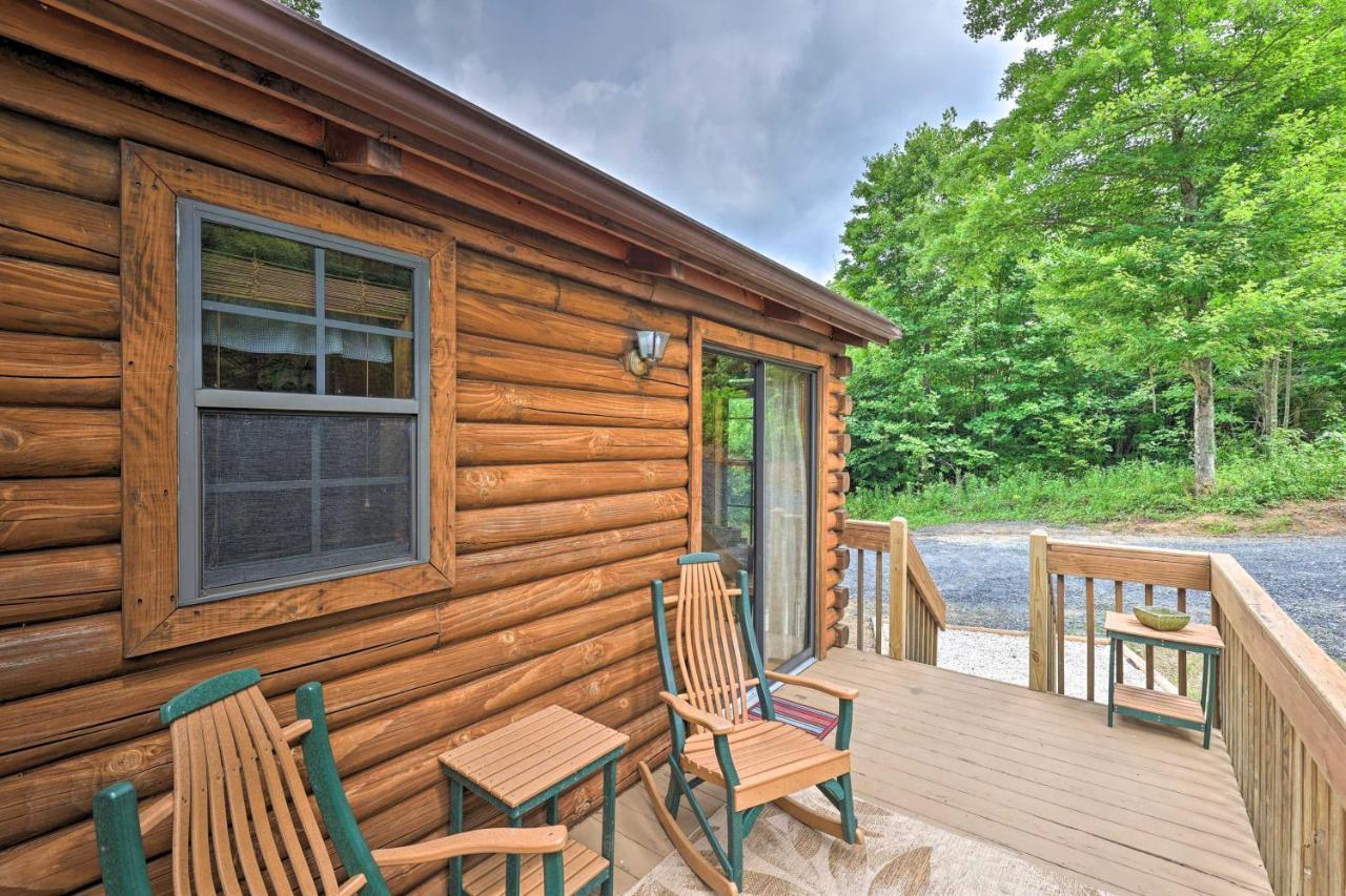 Quaint Log Cabin With Views Near West Jefferson Warrensville Экстерьер фото